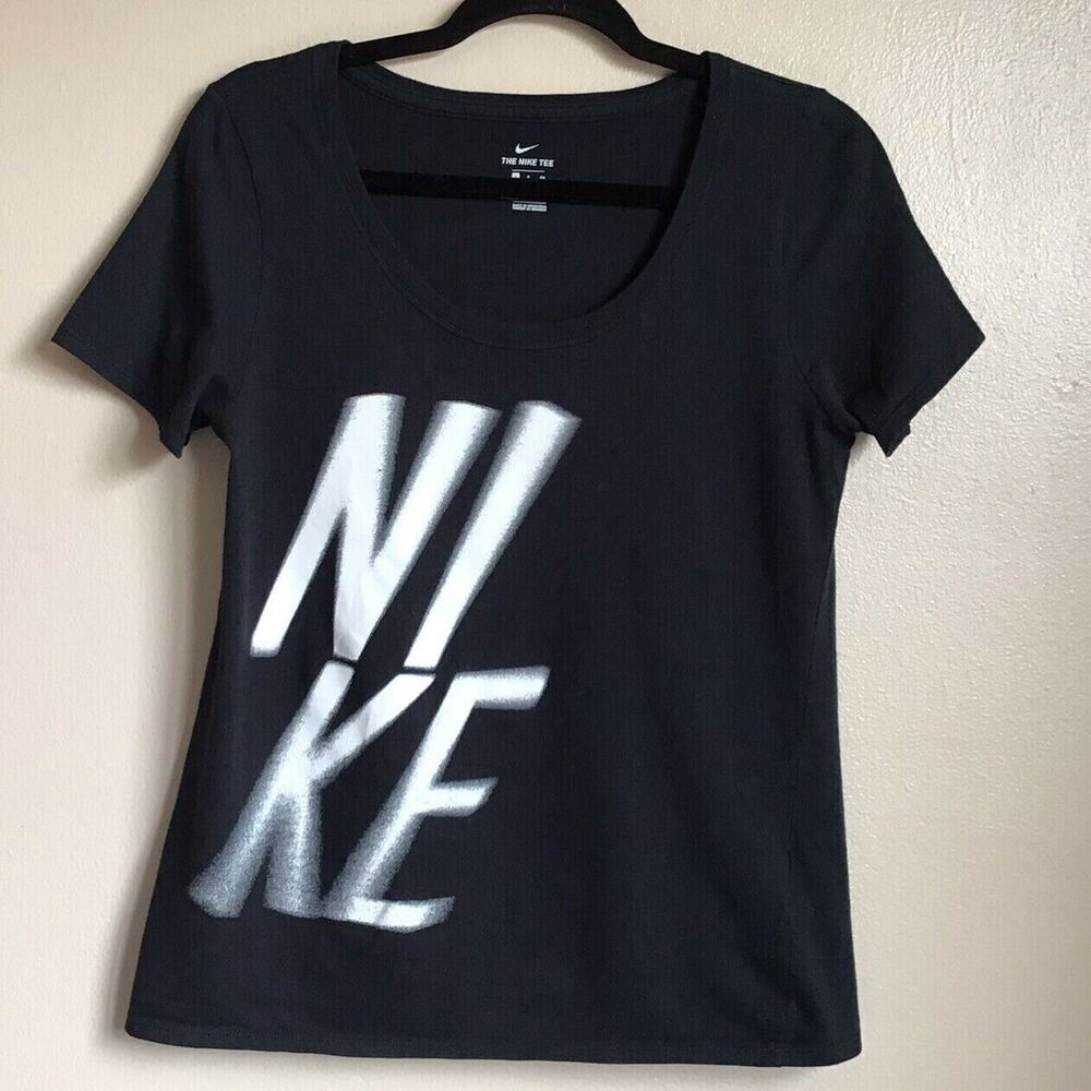 The Nike Tee Women’s Small / White Fuzzy / Blurry / Distorted /Block NIKE Grapic
